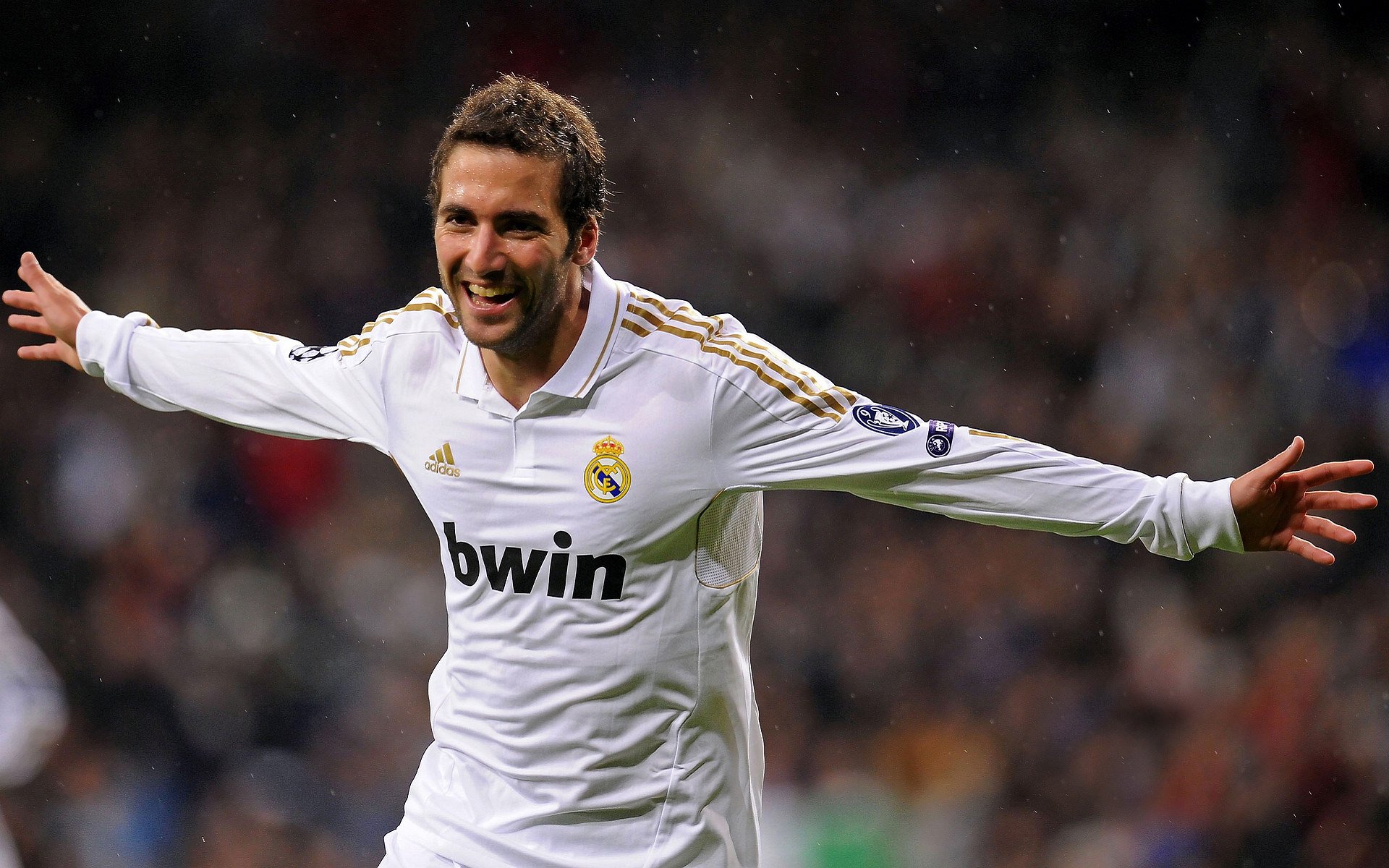 西甲国家德比焦点战，魔术防守锁死雄鹿