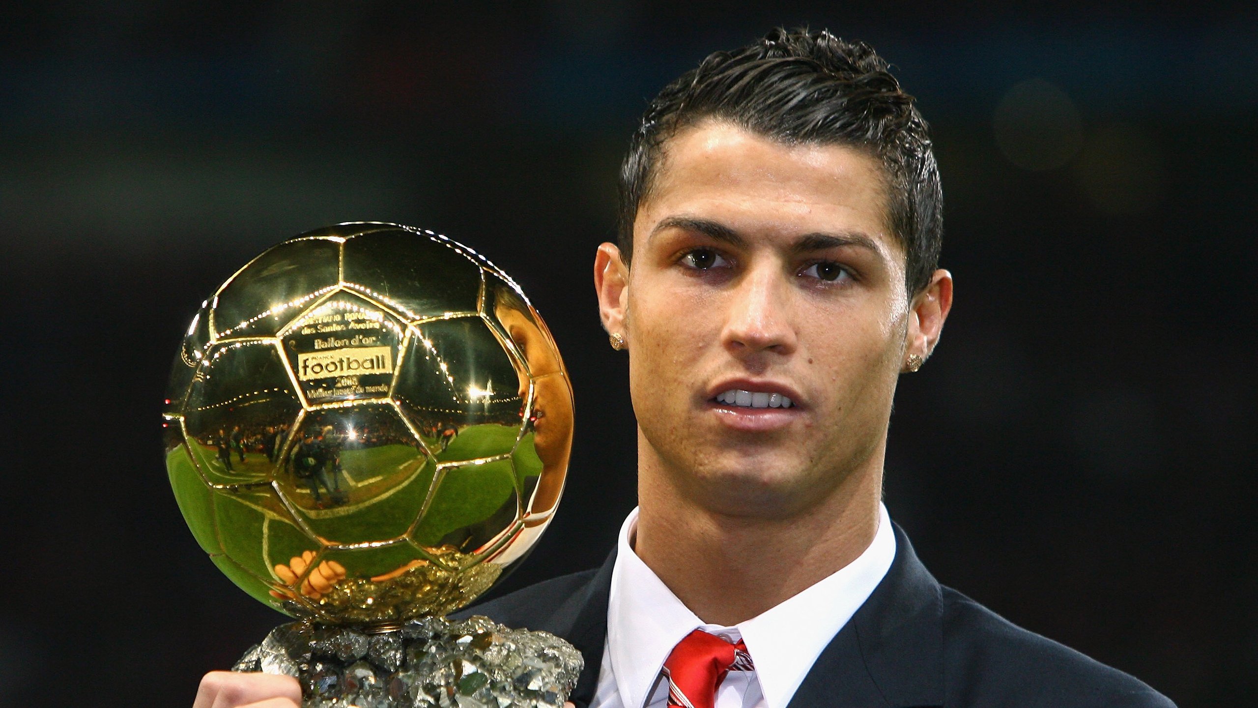 终场绝响,帕尔默一锤定音,乌拉圭压哨击溃雷恩