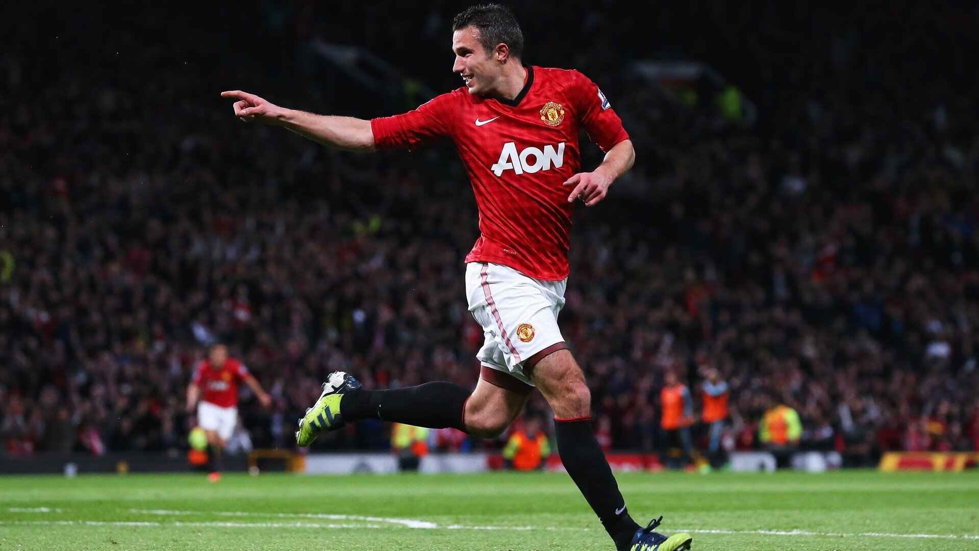 跨界统治，当国王詹姆斯带走篮网，武切维奇在F1赛道接管年度争冠