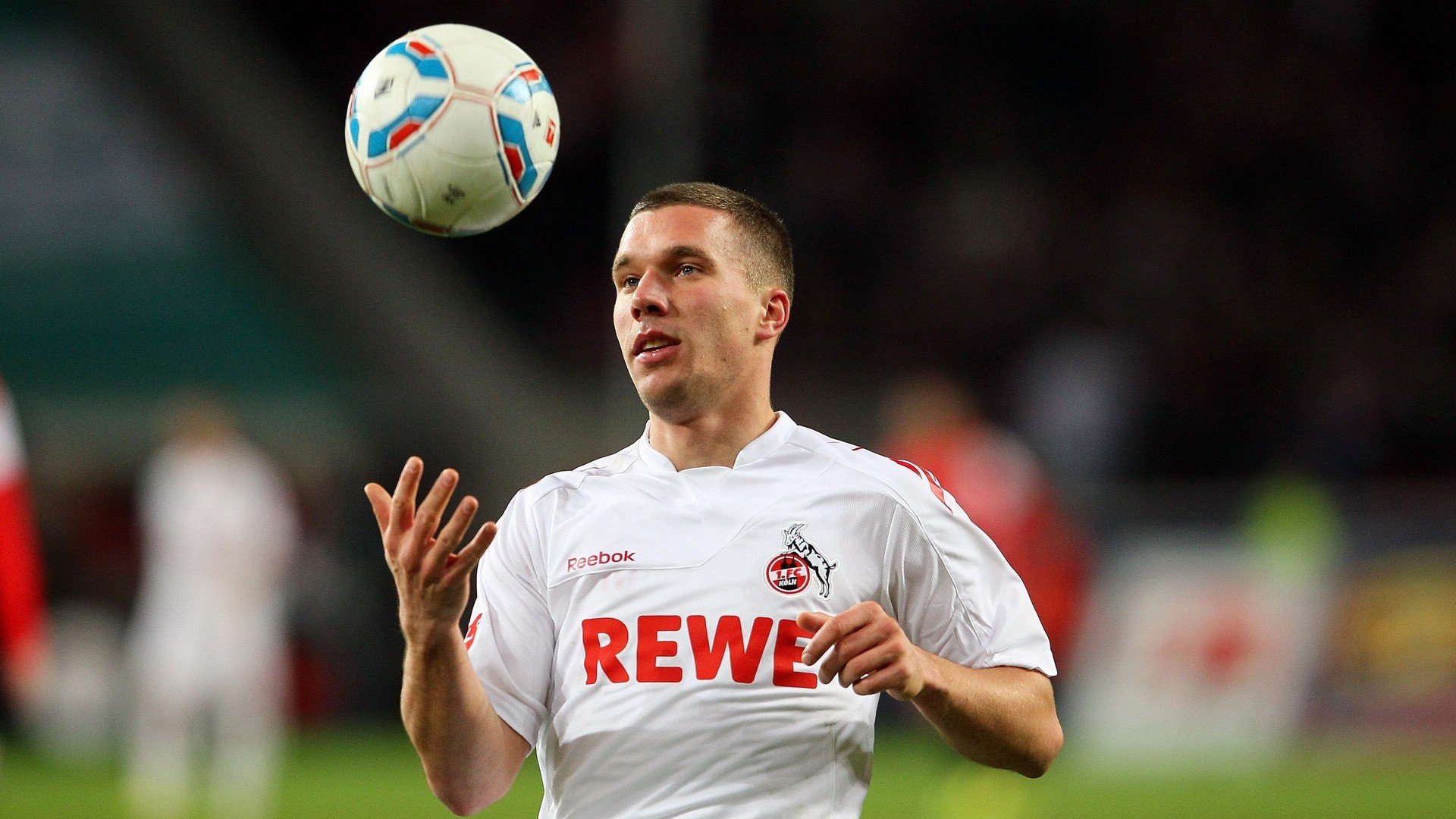 绿茵场与乒乓球台的双重奏，葡萄牙队轻取中国队，樊振东关键制胜